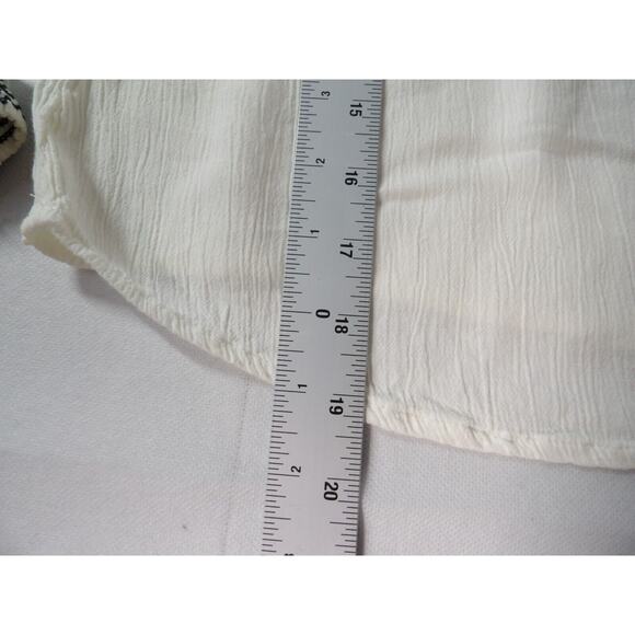 Mudd Tunic Top XS Boho Crinkle Gauzy Embroidered White Tassel Balloon Slv - Picture 7 of 12